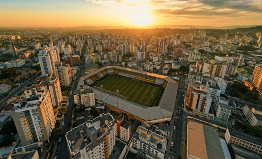 ANUNCIE PAINEL DE LED EM CRICIÚMA COM A SC OUTDOOR